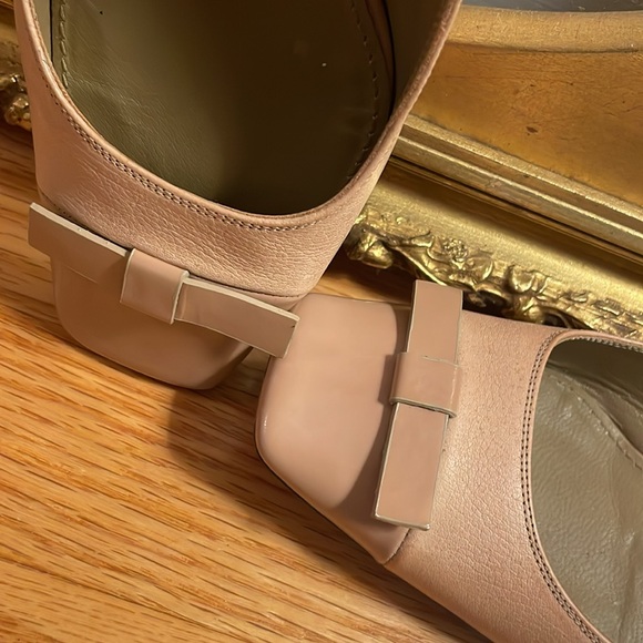 Marc Jacob’s 2 toned patent leather and kidskin flats with bows - Picture 10 of 15